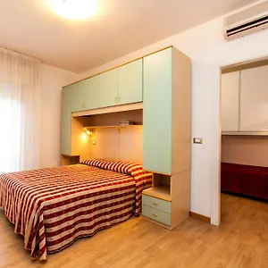 https://hotel-arizona-lido-di-jesolo.hotelinveneto.com